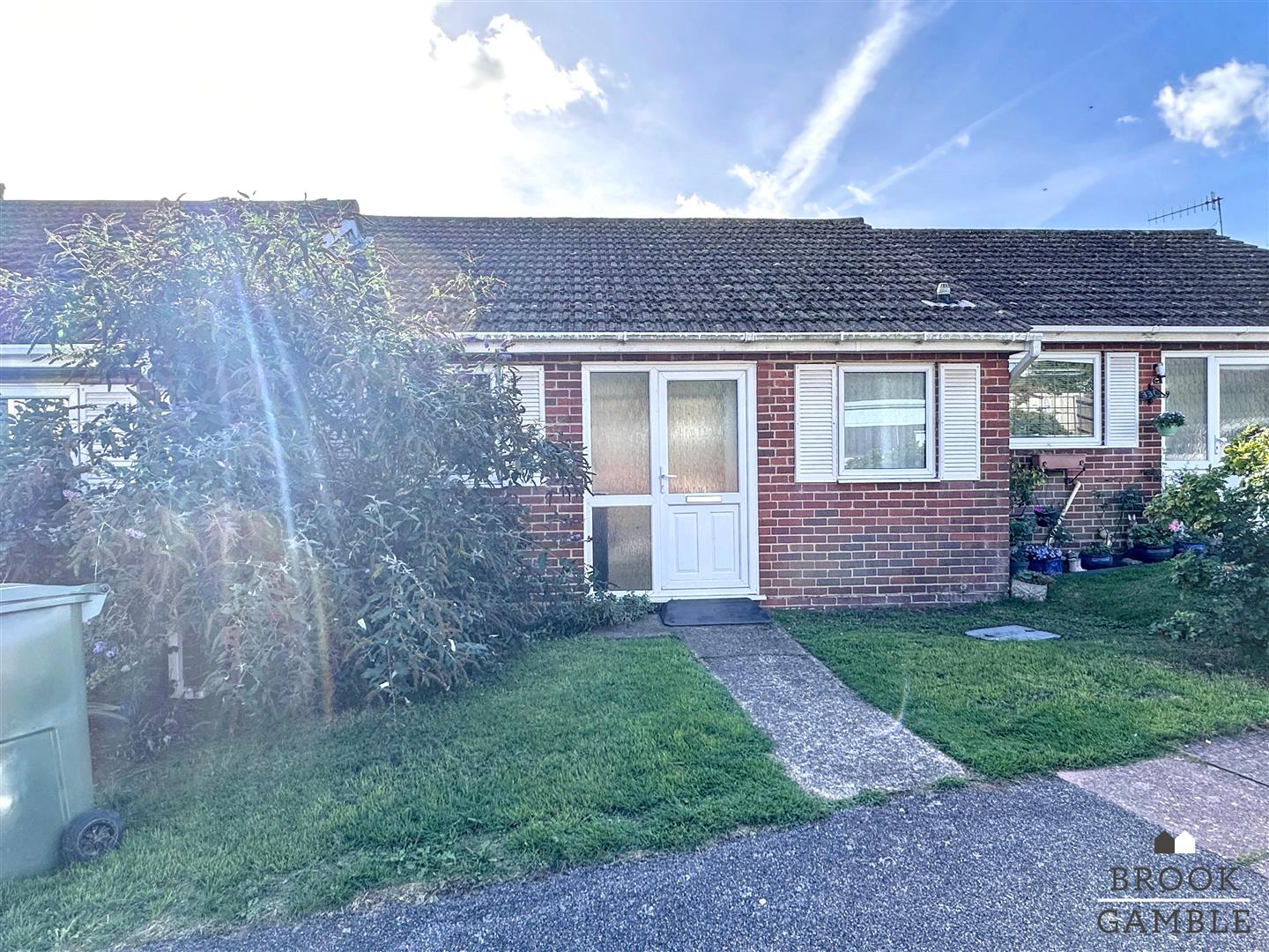 1 Bedroom Bungalow for Sale: £220,000. Broomfield Street in Eastbourne, East Sussex